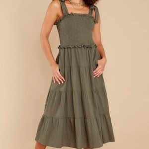 Red Dress Boutique like new olive midi dress